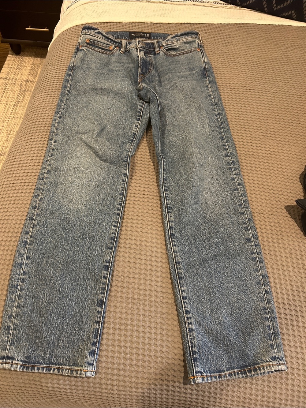 Abercrombie & Fitch Men’s Straight Jeans in Medium Blue Wash